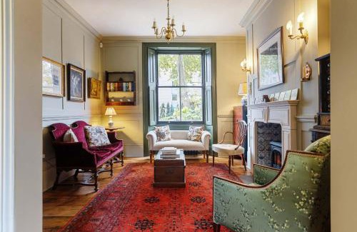 Bow House | Grade II Georgian Luxury Family Home 4-min walk to station