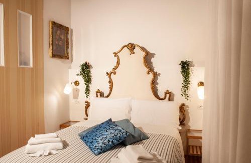Historic Center Bed & Breakfast | Gran Suite Piazza Maggiore - T&T communications