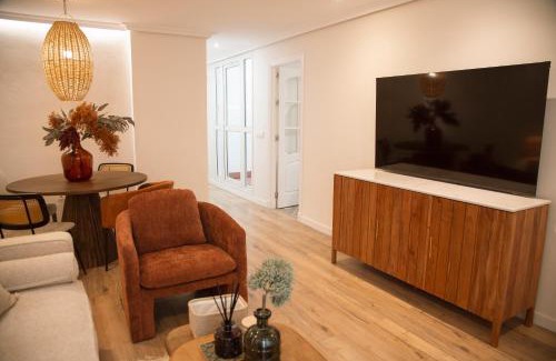 Old Town Apartment | GRAN TEATRO FALLA SUITES by ApartmentsinCadiz