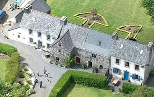 Sizun House | Granary at Kergudon Gîtes, family gîte with pool