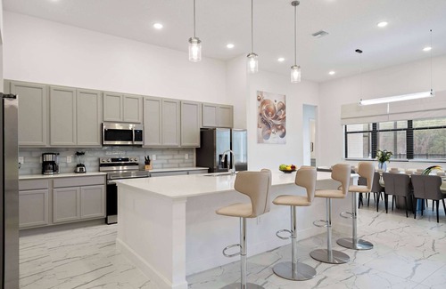 Kissimmee House | Grand 15-Bedroom Villa -Magical Themes, Pool & Game Loft, Lakeview