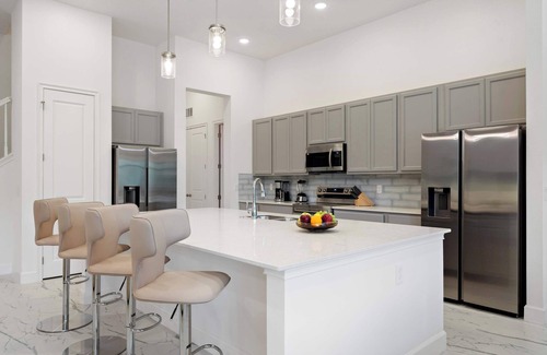Kissimmee House | Grand 15-Bedroom Villa -Magical Themes, Pool & Game Loft, Lakeview