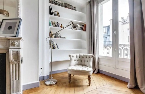 8th Arrondissement Apartment | GRAND 200 SQM PARISIAN ABODE: BAROQUE CHARM NEAR CHAMPS-ELYSÉES – 3 BEDROOM