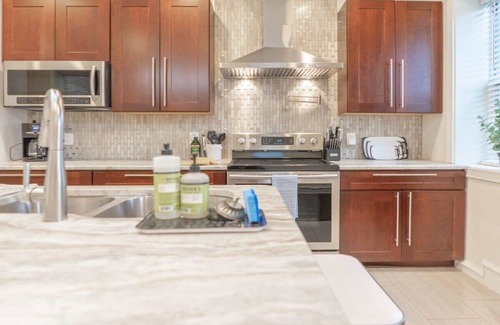 Central West End House | Grand 5BR in the Heart of the CWE/ABODEbucks