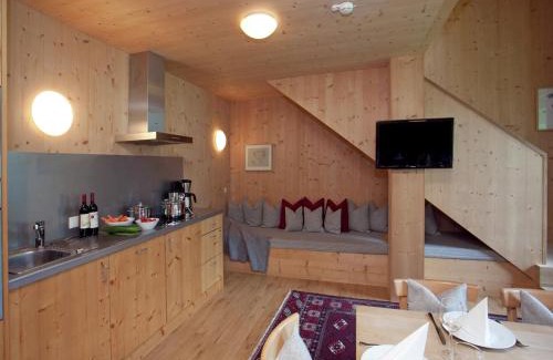 Ramsau im Zillertal Apartment | Grand Apartment in Mayrhofen with Infrared Sauna & Artistic Interiors