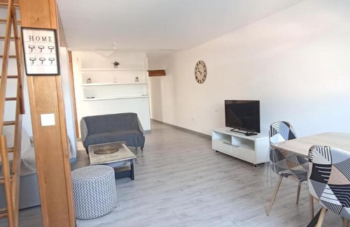 Denain Apartment | Grand appartement lumineux.