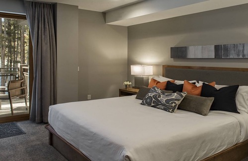 Peak 8 Resort | Grand Colorado Peak 8 - 2 Bedroom 1400 Square feet ski in/ski out