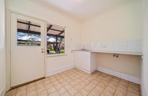Jandakot House | Grand Country Estate 6BR nr Airport