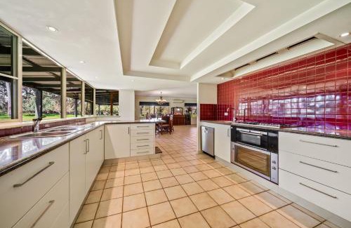 Jandakot House | Grand Country Estate 6BR nr Airport