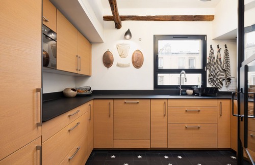 Saint-Vincent-de-Paul Apartment | Grand Duplex Familial Comme une Maison à Paris! Balcon Paysager, Coeur du 9eme