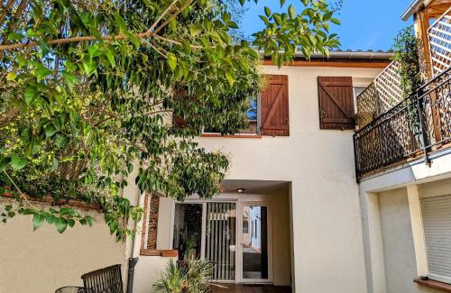 Saint-Cyprien Apartment | Grand duplex - Parking privé - Centre - Calme