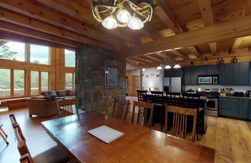 Jay House | Grand Ebs View Lodge, Ultimate Log Luxury, Stunning Views, Hot Tub & Sauna, EV Charger, 3D Tour