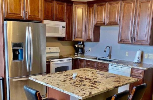 Casas Adobes House | Grand estate, salt pool and spa, spacious privacy, sweeping views