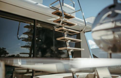 Uniescie Boat Rental | Grand HT Houseboats - domki na wodzie - sauna, jacuzzi, kominek