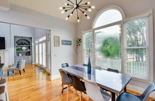 Hartwell House | Grand Lakefront Home in Hartwell with Game Room!