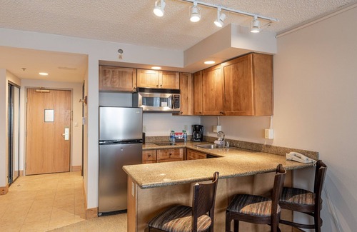 Crested Butte Condo | Grand Lodge 1-Bedroom Condo with 3 Queens & Close to Everything - No Cleaning Fee! by RedAwning