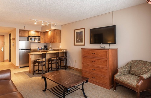 Crested Butte Condo | Grand Lodge 1-Bedroom Condo with 3 Queens & Close to Everything - No Cleaning Fee! by RedAwning