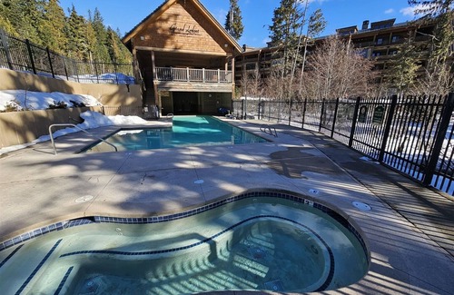 Government Camp House | Grand Lodge 3 at the Official Collins Lake Resort