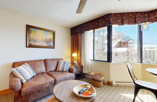 Crested Butte Hotel | Grand Lodge #553