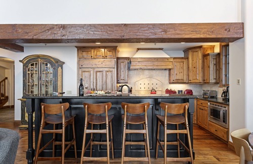 Empire Pass Condo | Grand Lodge - Four Bedroom #405 - Ski-in/ski-out 4 Condo