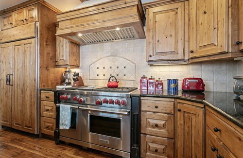 Empire Pass Condo | Grand Lodge - Four Bedroom #405 - Ski-in/ski-out 4 Condo