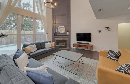 Grand Prairie House | Grand Luxurious High End House with Private Pool!