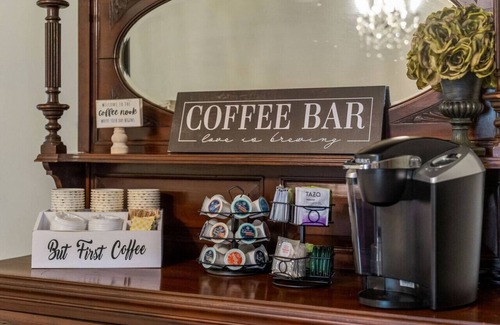 Fort Smith Apartment | Grand Mansion-Magnolia suite