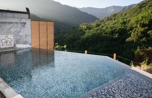 Liugui District Hotel | Grand Orchid Villa Resort