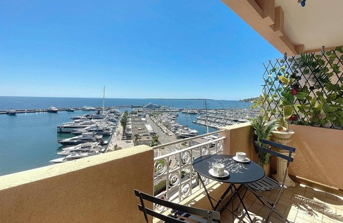Golfe Juan Apartment | Grand Palais - 4 couchages - 1mezzanine - Vue mer