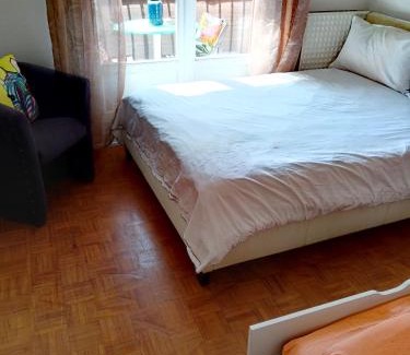 Bondy Apartment | GRAND PARIS, private parking, balcony and metro, 24 hours self checking