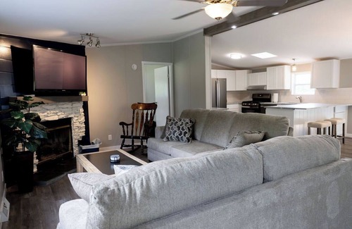 Sheridan House | Grand Park 2 miles away from Country Setting 4 Bedroom home on Monon Trailn.