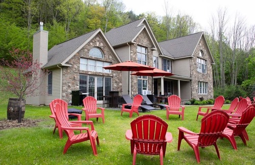 Cooperstown - Otsego Lake House | Grand Slam - Lake House Cooperstown Dreams Park
