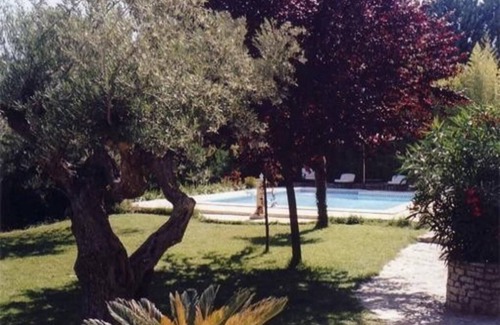Carnoux-en-Provence Apartment | Grand studio "Cassis Calanques" with Garden & Pool