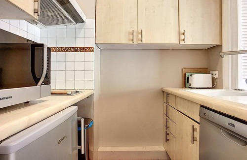 Prado - Republique Apartment | Grand Studio Avec Terrasse Privative et Magnifique Piscine