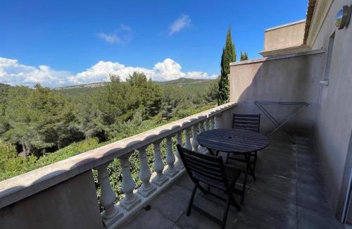 Ensues-la-Redonne Bed & Breakfast | Grand Studio "Figuières" - Domaine Ciel et Mer