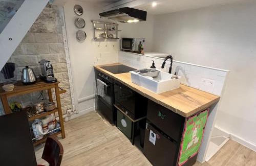 Quartier de la Chapelle Apartment | Grand triplex calme avec cour privée