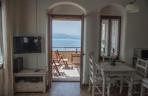 Mithimna House | Grand View Rhea