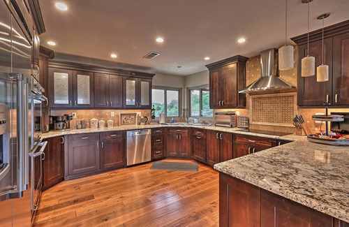 Temecula House | Grand Wine Country Getaway w/Stunning Views!