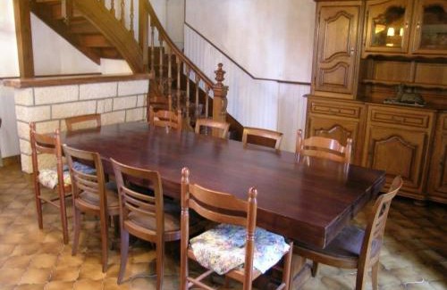 Saint-Pourcain-sur-Sioule House | Grande maison avec piscine et sauna à Saint-Pourçain-sur-Sioule - FR-1-489-60