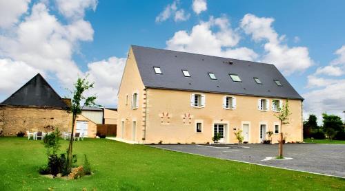 Saint-Epain House | Grande maison accueillante à Saint-Épain avec salle de réception