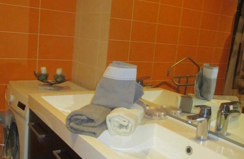 Cressanges House | Grande maison avec SPA et jeux au cœur d'une ferme, 8 pers - FR-1-489-442