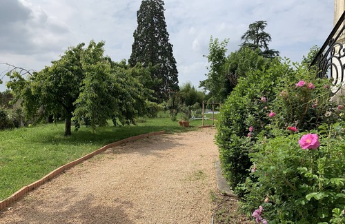 Saint-Julien House | Grande Maison Familiale Située Dans le Beaujolais au Coeur des Vignes