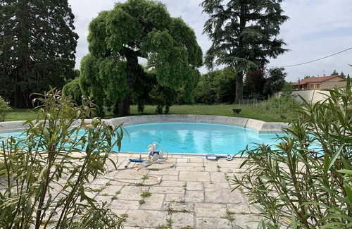 Saint-Julien House | Grande Maison Familiale Située Dans le Beaujolais au Coeur des Vignes