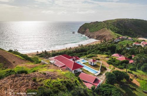 Terre-de-Haut Villa | Grande villa avec piscine et jacuzzi, vue mer splendide, proche des plages de Grand Anse et de l'Anse Rodrigue, très calme, sans vis-à-vis