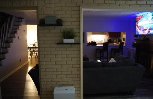 Gunter Afs House | Grandmama's House with Pool