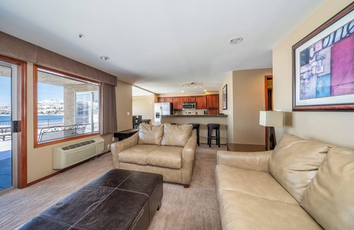 Chelan Condo | GrandView #103 - Luxury 2 Bedroom Waterfront Condo