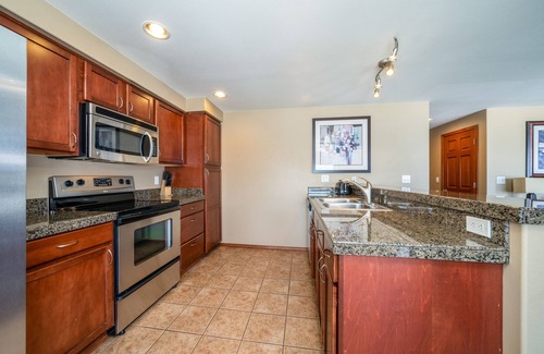 Chelan Condo | GrandView #103 - Luxury 2 Bedroom Waterfront Condo