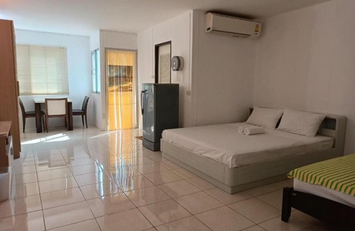 Chom Phon Hotel | Grandview Condominia