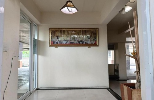 Chom Phon Hotel | Grandview Condominia