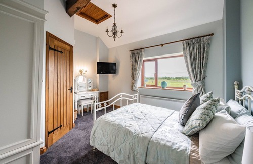 Norwich Other | Grange Farm House | Large Farm House in the Norfolk Countryside!